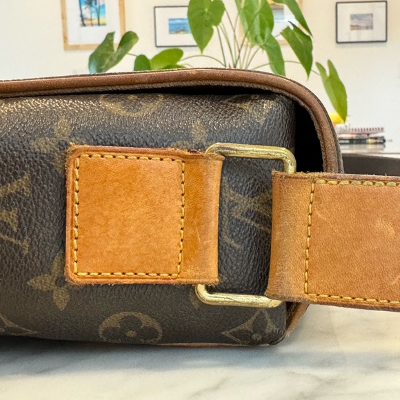 Louis Vuitton Monogram Abbesses Messenger Bag - Picture 10 of 16